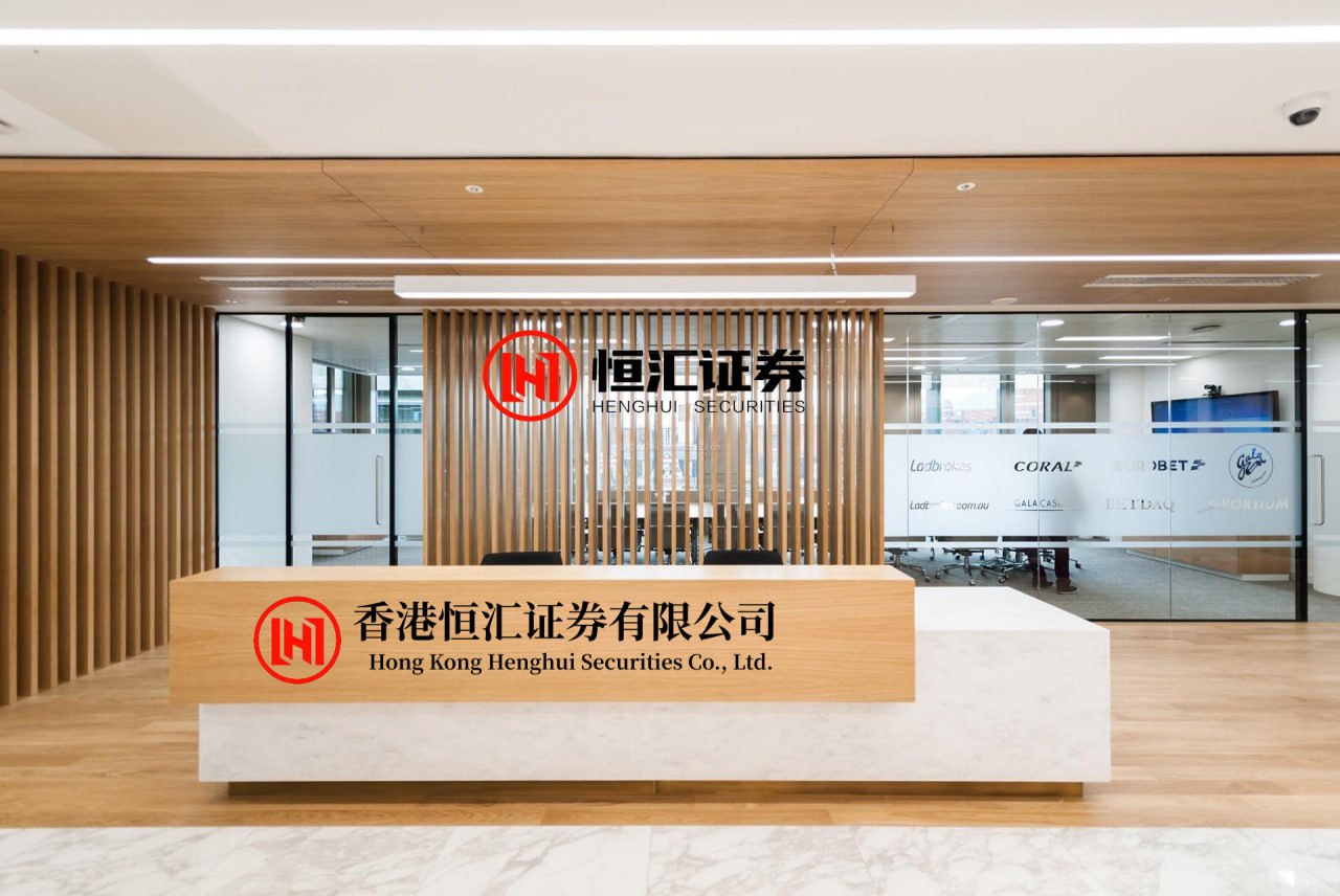 鲜言配资官网 美国白宫：临时进口关税将于美东时间2月24日零时01分生效